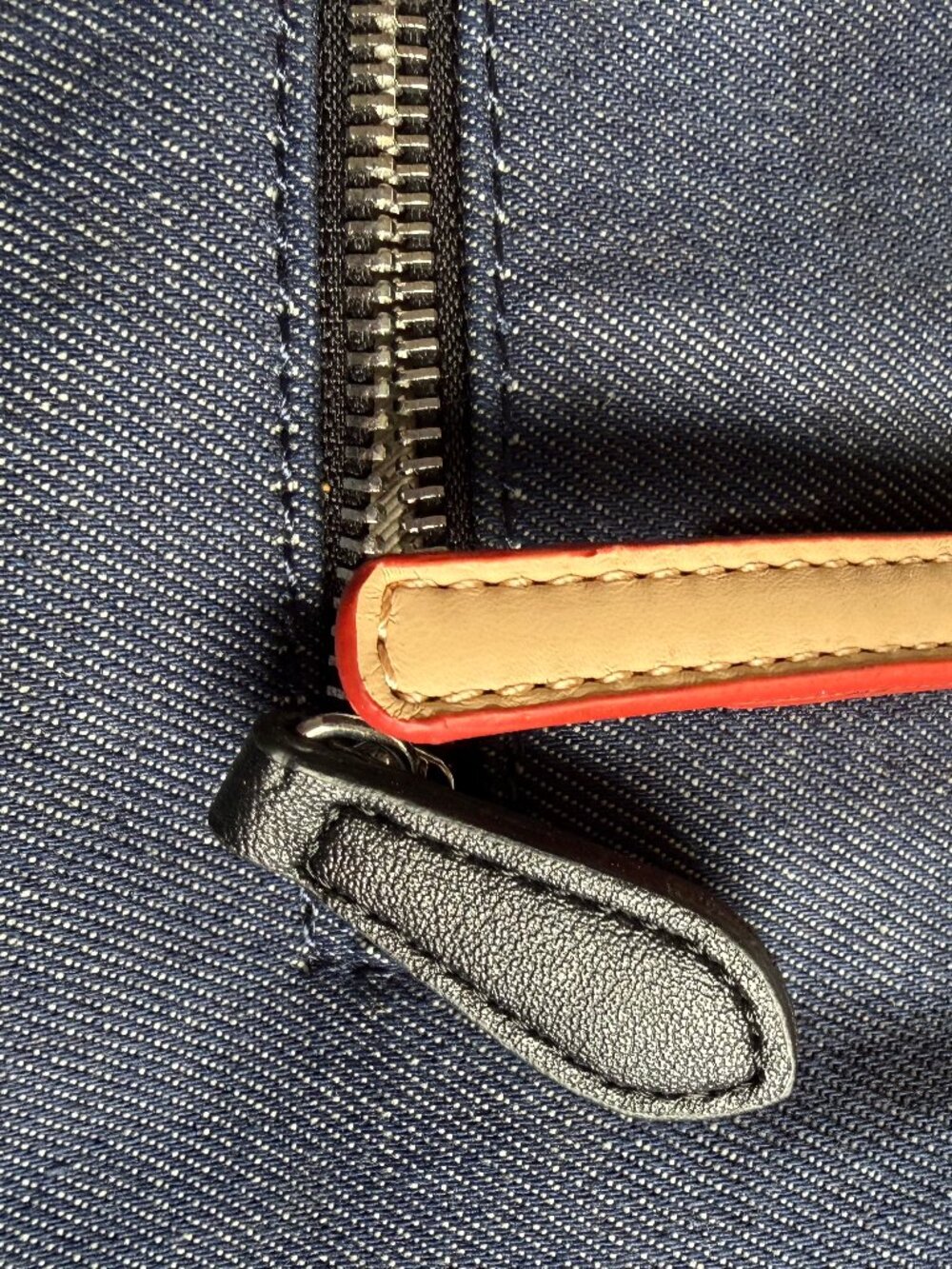 GUESS | Denim Y2K Logo Large Shoulder Tote Bag - Picture 11 of 15